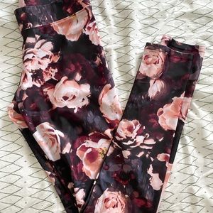 American Eagle floral leggings in black